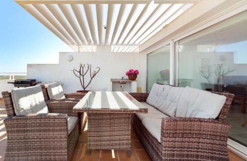 Fuseta Apartment | Seagull House - Ocean View Retreat with Pool