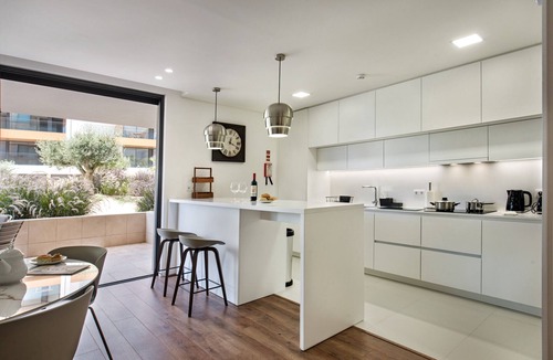Olhao Apartment | Sophistication in the Heart of the Marina