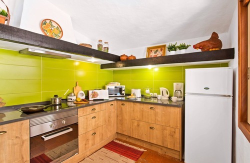 Branqueira Villa | Spacious 4 bedroom villa with pool, near beach, ideal for families