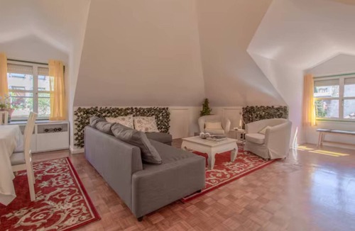 Encarnacao Apartment | Spacious Loft w/City view in Principe Real