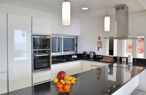 Estreito da Calheta Villa | Spectacular Calheta Villa | Villa Cliffscape | 3 Bedrooms | Panoramic Sea View