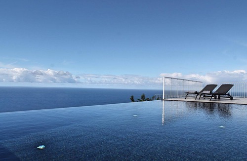 Estreito da Calheta Villa | Spectacular Calheta Villa | Villa Cliffscape | 3 Bedrooms | Panoramic Sea View