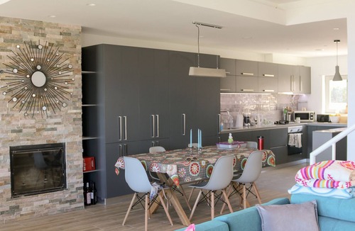 Empa Beach House | Spectacular ocean views - 5 min walk to beach