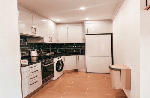 Carvoeira Apartment | Stay near Avenida & Rossio