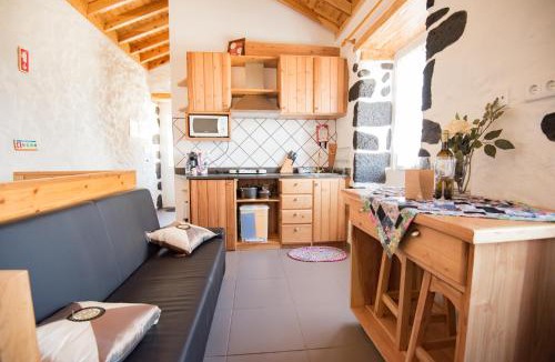Calheta de Nesquim House | Stone Dreams - Namoradeira