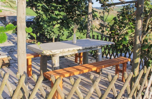 Barreiro Apartment | Studio 'Casa das Mimosas' with Mountain View, Wi-Fi and Air Conditioning