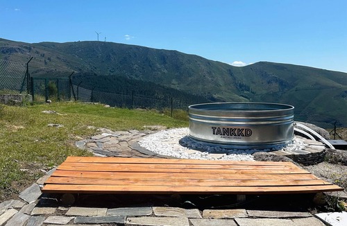 Barreiro Apartment | Studio 'Casa das Mimosas' with Mountain View, Wi-Fi and Air Conditioning