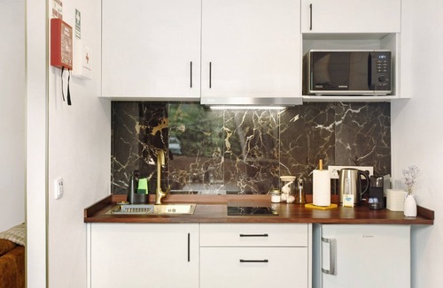 Santana Apartment | Studio 'Green Shelter - Guest House' with Mountain View, Wi-Fi and Air Conditioning