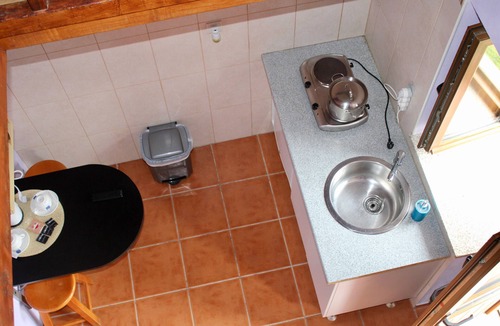 Braganca Apartment | Studio Pombal with Kitchenette (3 Guests)