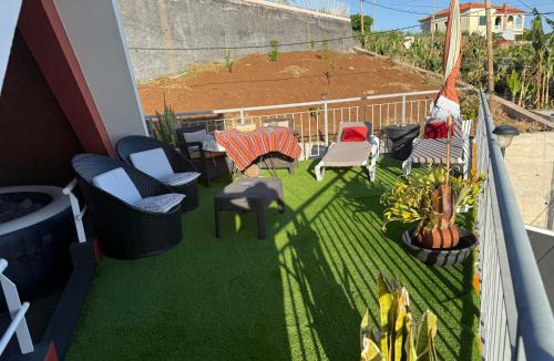 Canhas Apartment | Studio privado com vista mar e montanha