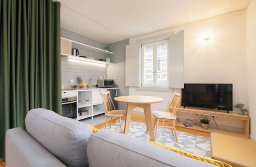 Guimaraes Apartment | Studios & Spacious T4 with Garden by HostWise