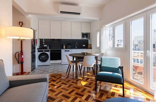 Cascais Apartment | Stunning 3BDR Flat w/Balcony & AC by LovelyStay