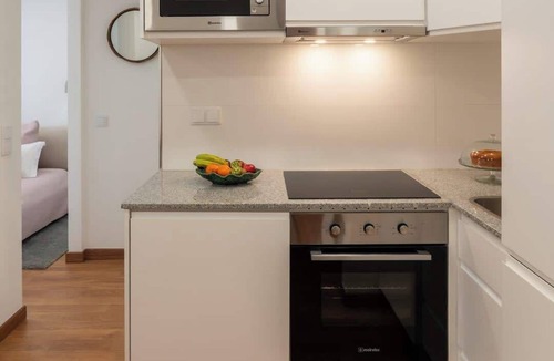 Leixões Apartment | Stylish & Cozy Flat by HostWise