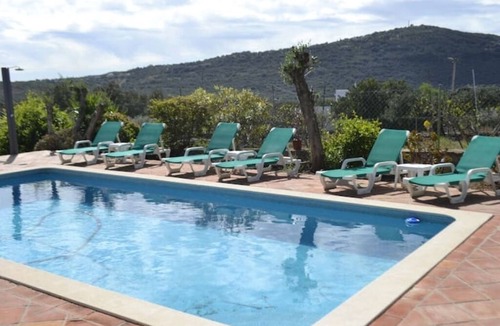 Sao Bras de Alportel Apartment | Stylish Modern Studio with Private Terrace & Shared Pool – Your Tranquil Getaway
