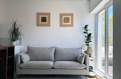Barreira Apartment | Stylish Studio | Private Balcony & Tiles · Leiria