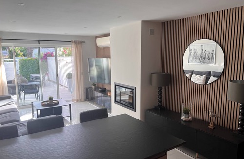 Vale do Garrao House | Stylish Vale do Garrão Townhouse, Sleeps 6 Near Beach, and Golf