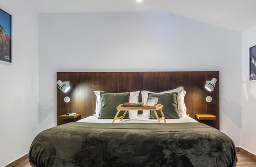 Colares Bed & Breakfast | Suite 1 at Quinta da Pedra Firme - Sintra Mountain View, Pool & Nature