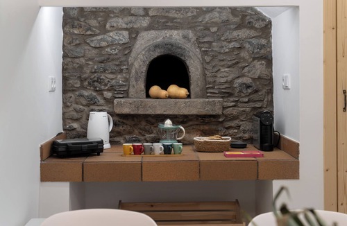Canhas House | Sun Hill – Comfort in the South of the Island