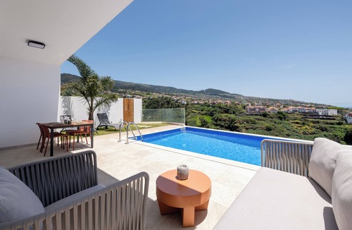 Estreito da Calheta Villa | Sunny Ocean View Villa - Calma
