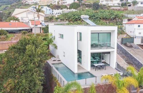 Estrela da Calheta Villa | Sunshine Villa with Optionally Heated Pool 150m above Ocean & Sandy Beach