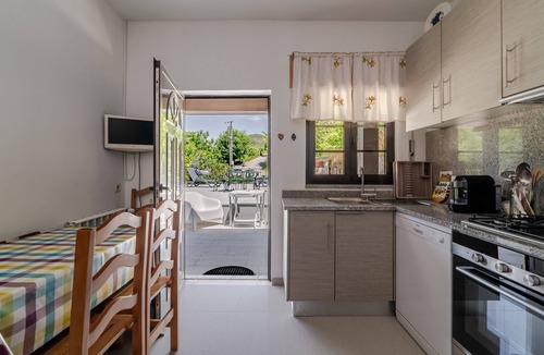 Ponte da Barca Apartment | Superior Apartment with Mountain View, Shared Garden, and Wi-Fi Access