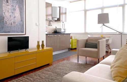 Casal da Ladeira Apartment | SWEET CASHMERE - Spacious Apartment with balcony near Metro & Airport