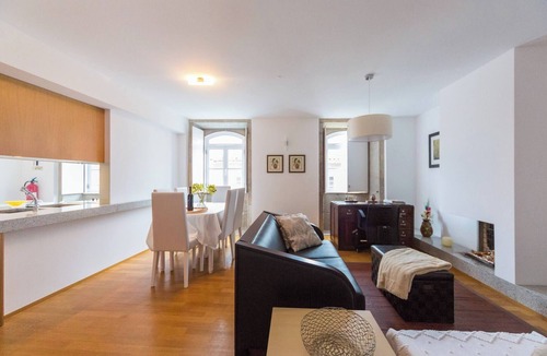 Monserrate Apartment | T2 Duplex in City Center - View of Santa Luzia
