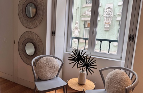 Encarnacao Apartment | The Crucifixo Collection - Serene