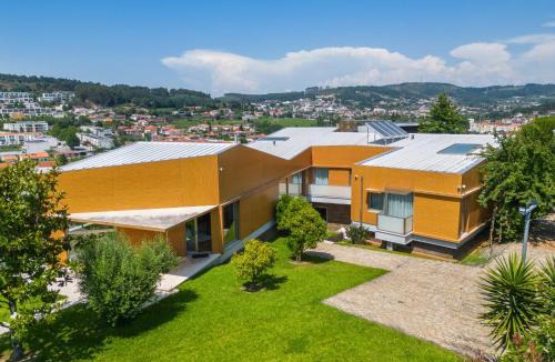 Gualtar Villa | The Ehrlich Essence Villa by Minho's Guest
