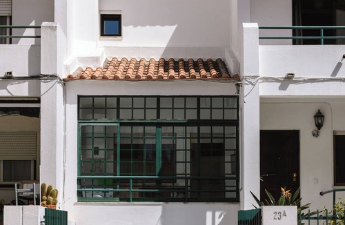 Cacilhas Apartment | The River Studio | Super Spacious, Wide Estuary Views & Walk to Lisbon Ferry