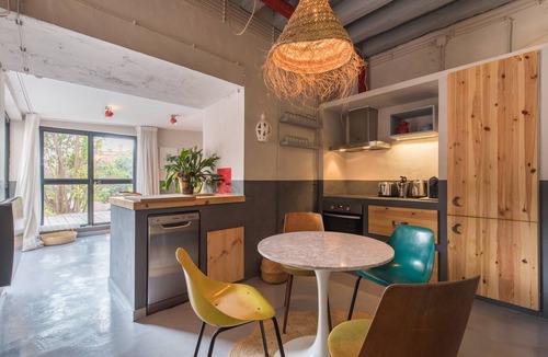 Santos Apartment | The Secret Garden House