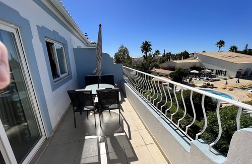 Portimao Apartment | This place spells H-O-L-I-D-A-Y. Beautiful 2 bed, top floor apt.over the pool
