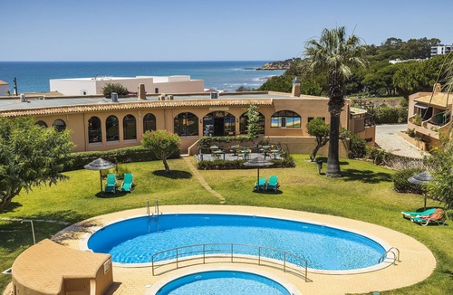 Olhos D'Agua Apartment | Two Bedroom Apartment for Family