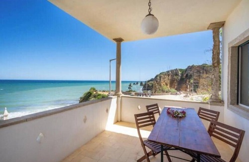 Ameijeira Apartment | Unique beachfront apartment with a balcony and ocean views