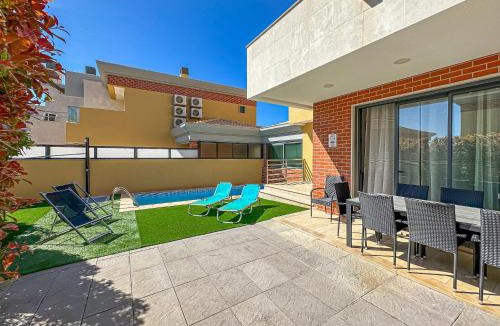 Mosqueira Villa | V4, Villa Jardins Branqueira7 near Beach, Albufeira