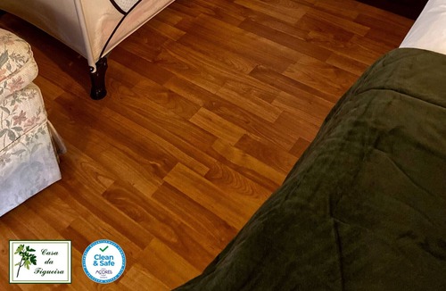 Relva House | Vacation Home "Accommodation Casa Da Figueira" with Sea View, Private Terrace & Wi-Fi