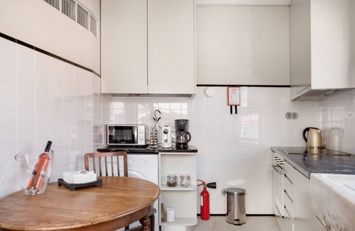 Bonfim Apartment | VICTORIA - ELEGANT AND SPACIOUS ART DECO APARTMENT