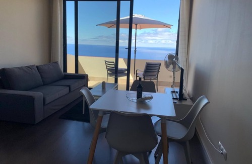 Estreito da Calheta Villa | Villa Pinheira I, two bedrooms and sea view