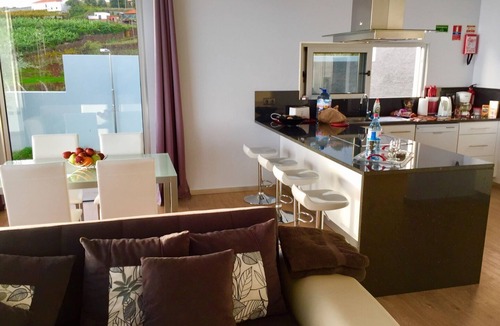 Estreito da Calheta Villa | Villa Pinheira III ,dois quartos ,piscina e vista mar
