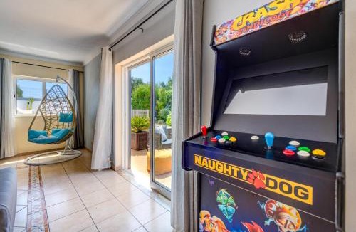 Patroves Villa | Vila da Encosta - Private - Heated swimming pool - By bedzy