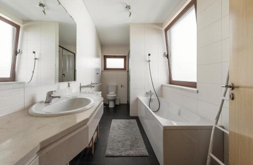 Casalinho Villa | Vila Moleza