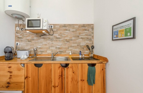 Barreiro Apartment | Vila Natura – Secret Retreat S4 with Shared Terrace & Garden, Wi-Fi
