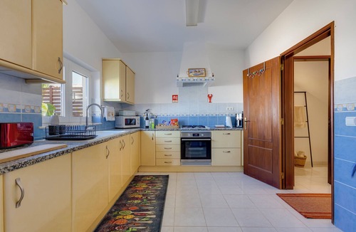 Luz Villa | Villa Arpeggio 3-Bed Private Pool Villa ·Fireplace · 5 Min to Praia da Luz Beach