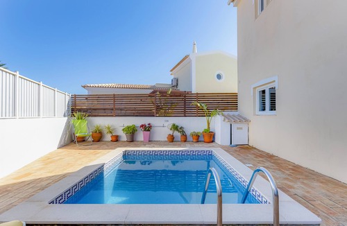 Luz Villa | Villa Arpeggio 3-Bed Private Pool Villa ·Fireplace · 5 Min to Praia da Luz Beach