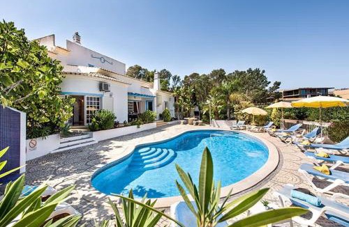 Salgados Villa | Villa Cabrita, Superb location, large villa, walk to restaurants, supermarkets beach