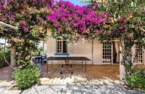 Salgados Villa | Villa Cabrita, Superb location, large villa, walk to restaurants, supermarkets beach