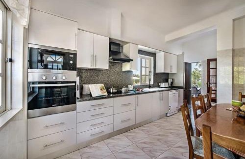 Salgados Villa | Villa Cabrita, Superb location, large villa, walk to restaurants, supermarkets beach