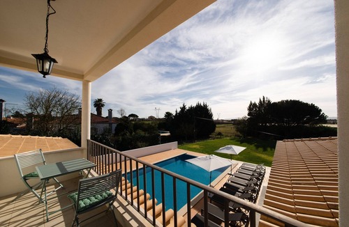 Palmela Villa | Villa Cajados Grande | Setúbal | Charming | Sleeps 12 | Private Pool | Spacious.