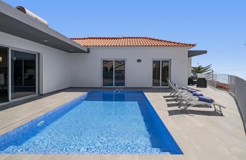 Estreito da Calheta Villa | Villa Calhetascape by Villa Plus