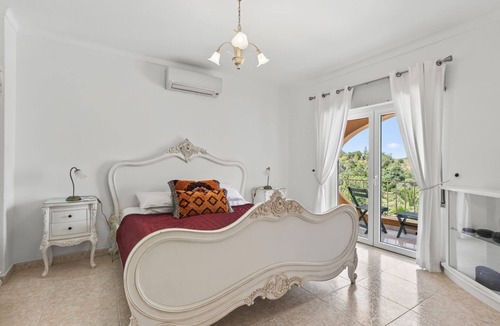 Monte Raposo House | Villa Camaleão c/Piscina de Cascata by LovelyStay